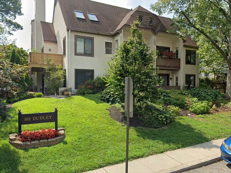 CURB APPEAL OF THE CONDO COMMUNITY