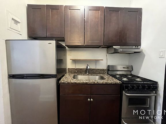 3rd image of 156 E 85th St APT 1B