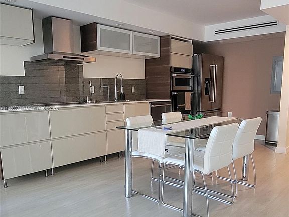 4th image of 1228 West Ave APT 815