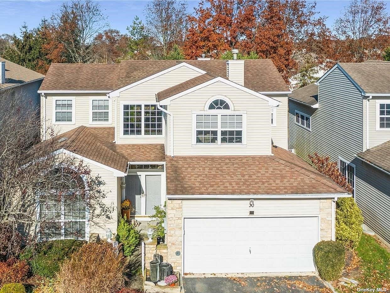 30 Windwatch, Hauppauge, NY 11788 Zillow