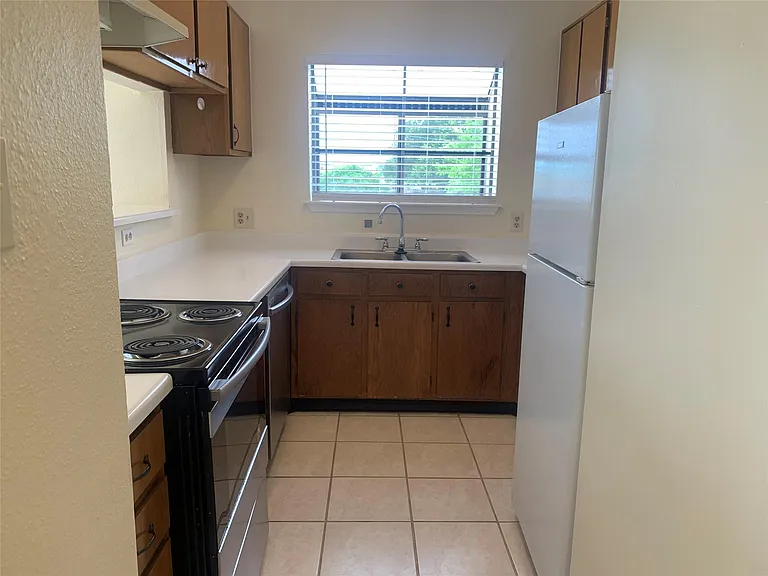 2710 Grants Lake Blvd #C16 — Photo 6