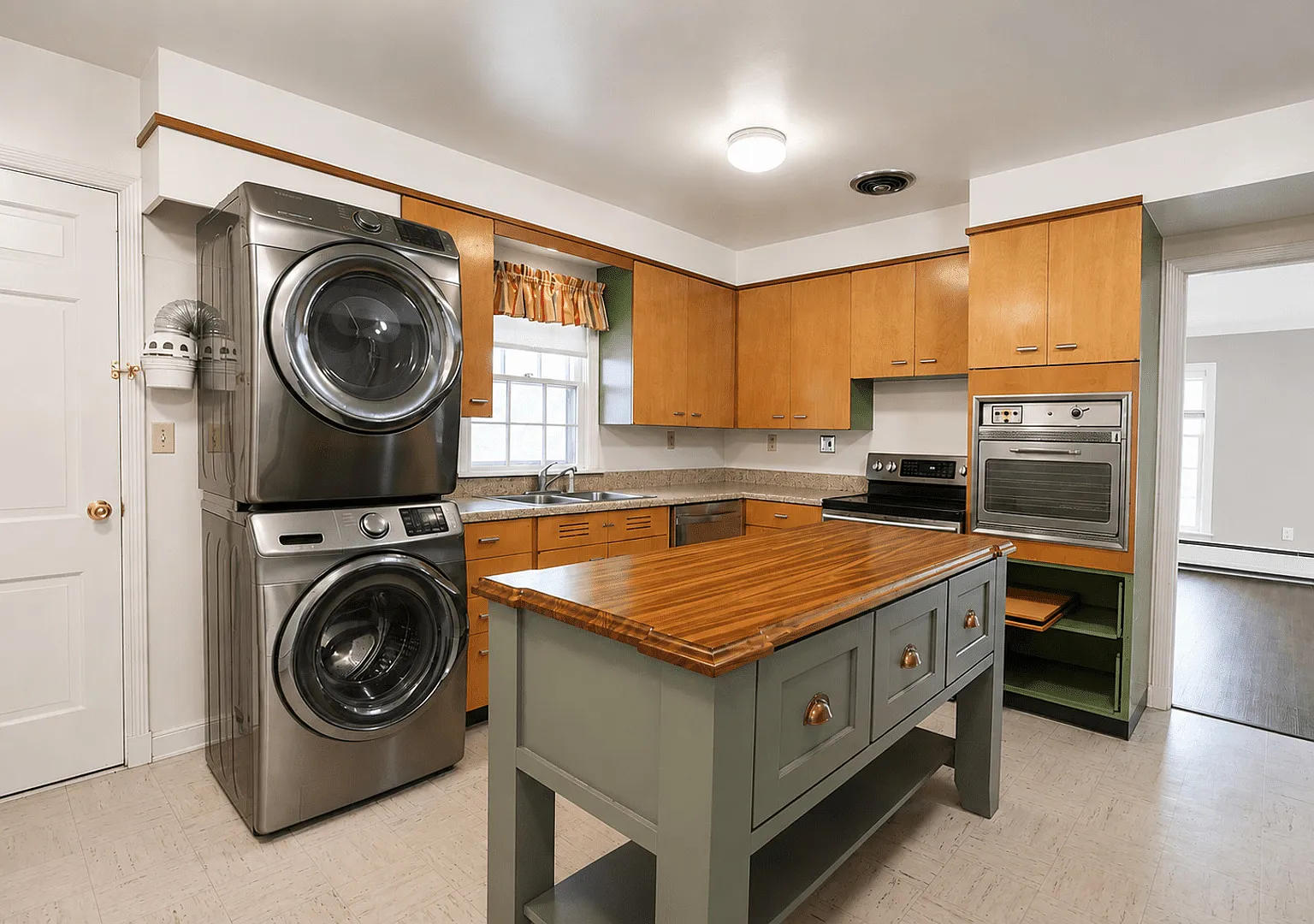 Webb Apartments — Photo 3