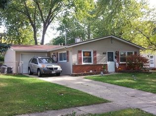 410 Walnut Dr, Streamwood, IL 60107