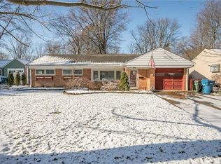 7732 Brookside Dr, Olmsted Falls, OH