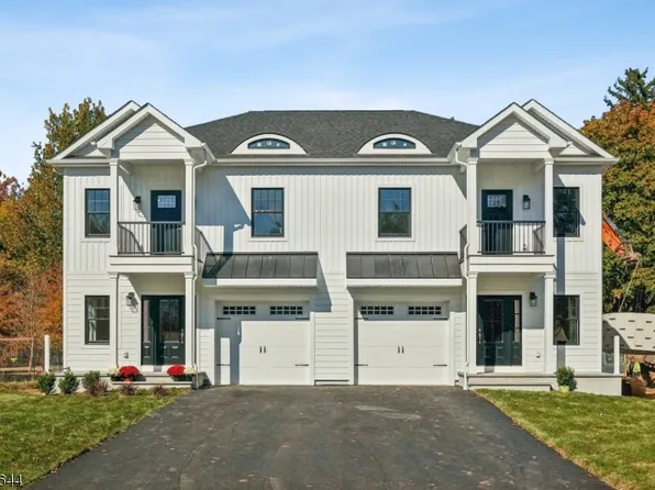 8 Riverside Drive, Clinton Town, NJ 08809