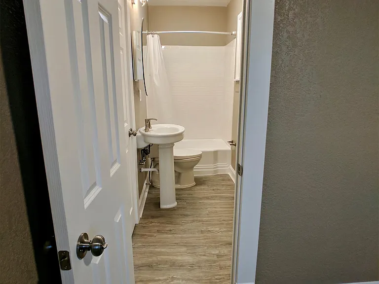 221 E Main St #2 — Photo 8