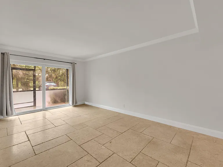 490 NW 20th St #1140 — Photo 10