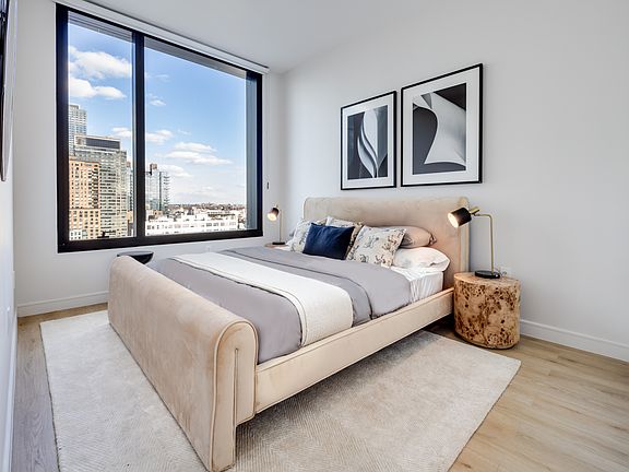 4th image of 4519 Davis St #9H