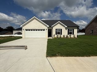 160 Watershed Dr, Ashland City, TN 37015