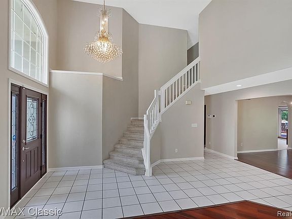 5th image of 54446 Royal Troon Dr