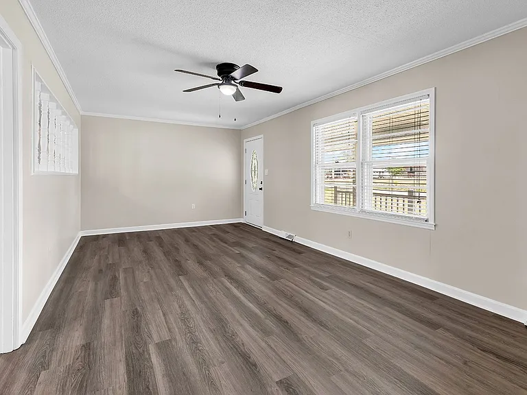 1354 Rogers Rd — Photo 19