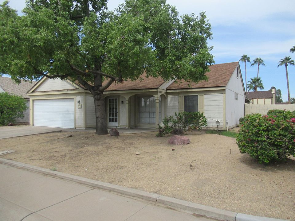 1st image of 692 E Estrella Dr