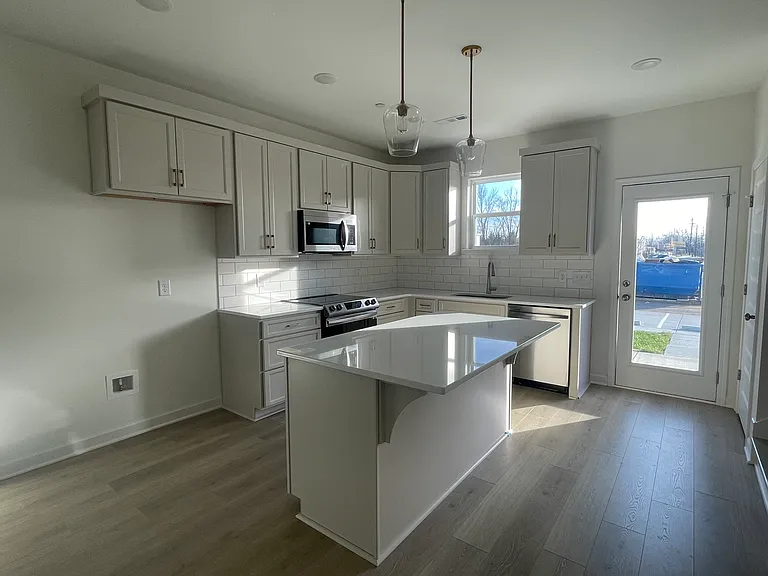 153 Bess Blvd — Photo 7