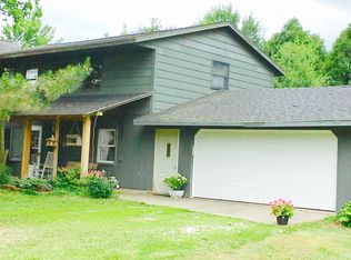 1797 Maple Way, Coggon, IA 52218