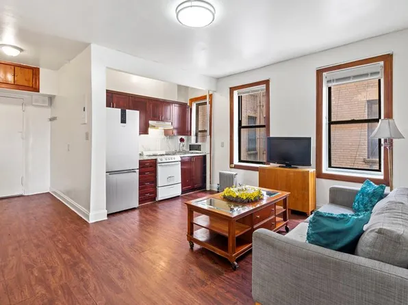 2440 Amsterdam Avenue 3B image 5 of 6