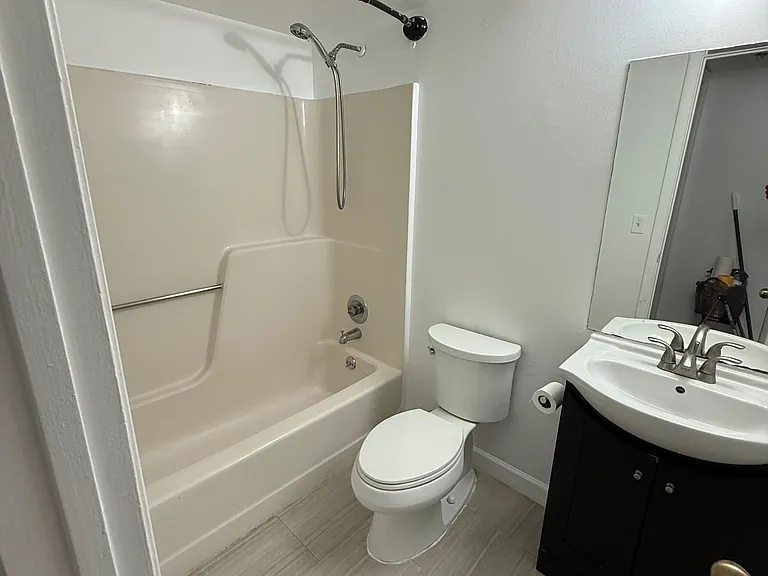 6736 Palmetto Cir S #205 — Photo 6