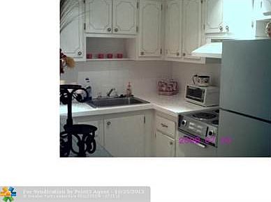3rd image of 5630 NE 18th Ave APT 210