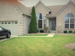 868 Calypso Breeze Dr, Lexington, KY 40515