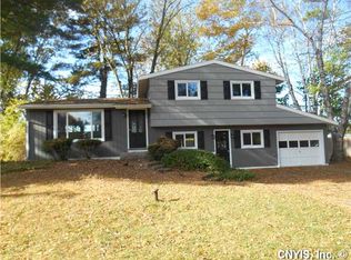 12 Bayberry Cir, Liverpool, NY 13090