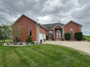 210 Meadow Crest Ct, Marshall, MO 65340