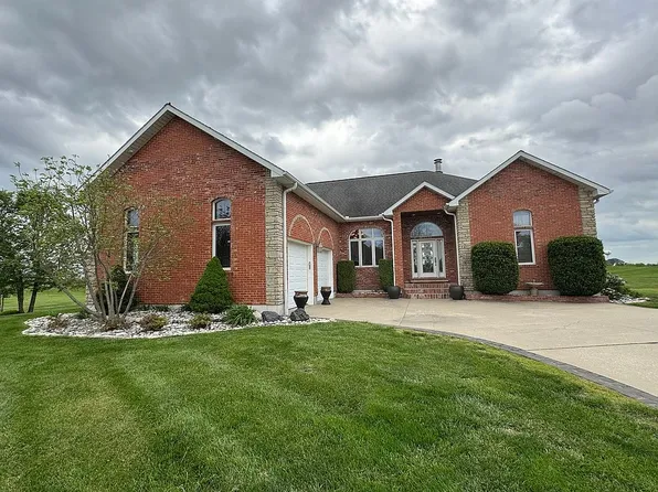 210 Meadow Crest Ct, Marshall, MO 65340