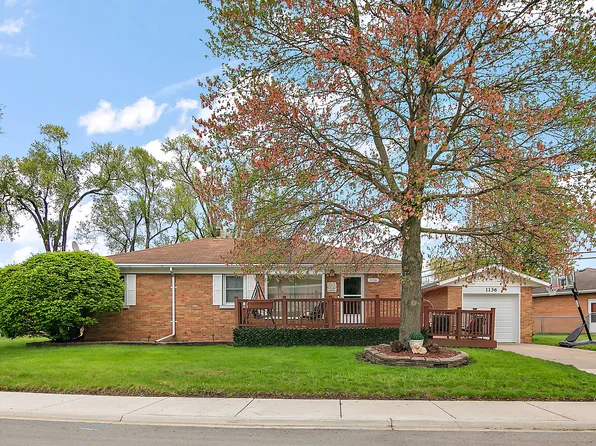 1136 Riverlane Dr, Bradley, IL 60915