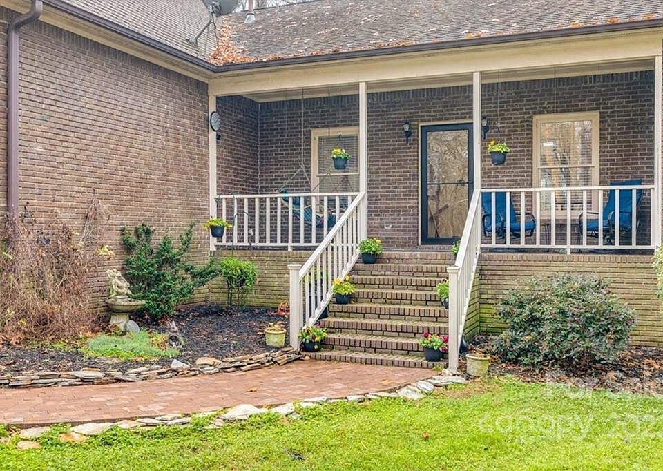 1800 Chestnut Ln, Matthews, NC 28104 Zillow