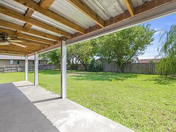 3rd image of 836 Opal St