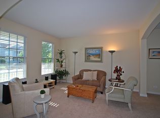 457 Cannon Dr, Geneva, IL 60134