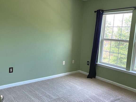 5th image of 8594 Wyngate Manor Ct