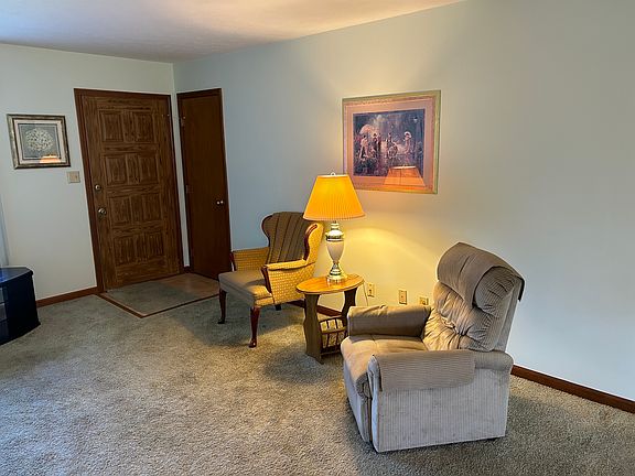 3rd image of 2535 Sassafras Dr