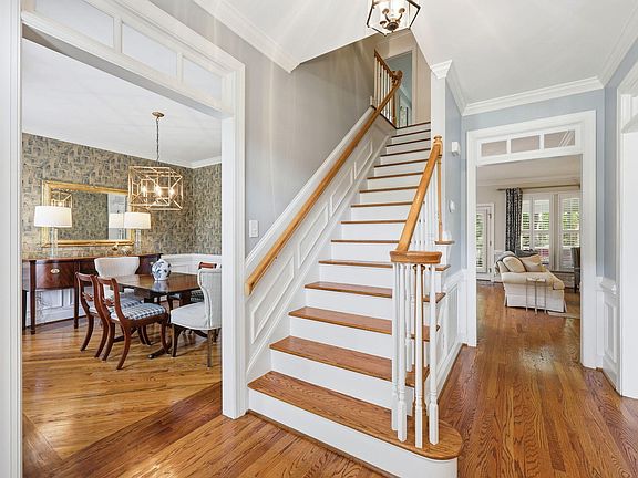 5th image of 212 Silver Lining Ln