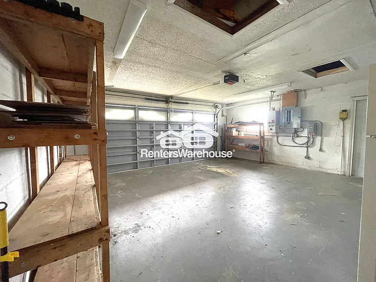 802 Embassy Rd — Photo 30