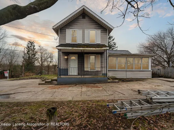 5617 Chestnut St, Bath, MI 48808