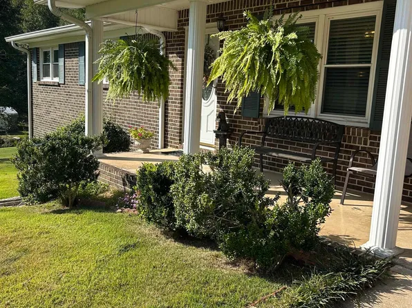 56 Kenny St, Haleyville, AL 35565