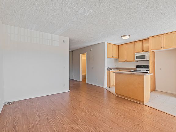 5th image of 20201 Sherman Way #308