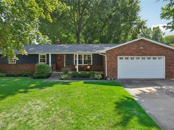 389 Cartwright Dr, Akron, OH 44333