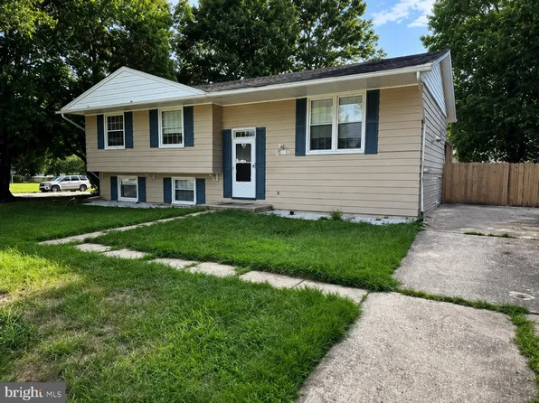 8018 Hammond St, Alexandria, VA 22309