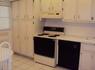 3091 NW 46th Ave APT 103A, Lauderdale Lakes, FL 33313