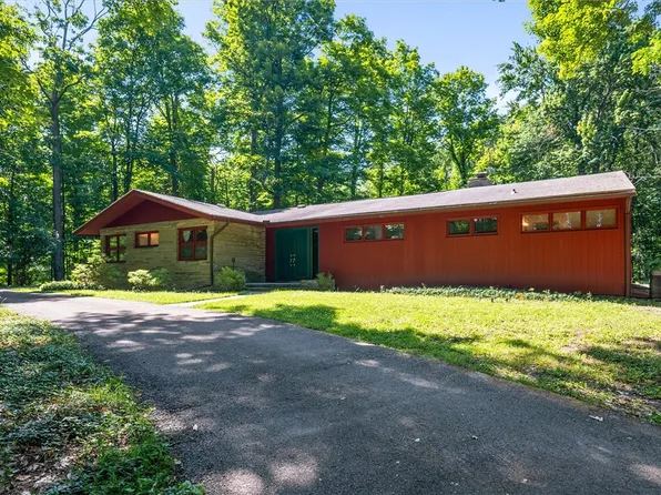 1455 Ayrault Rd, Fairport, NY 14450