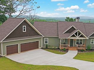 105 Carters View Dr, Ellijay, GA 30540