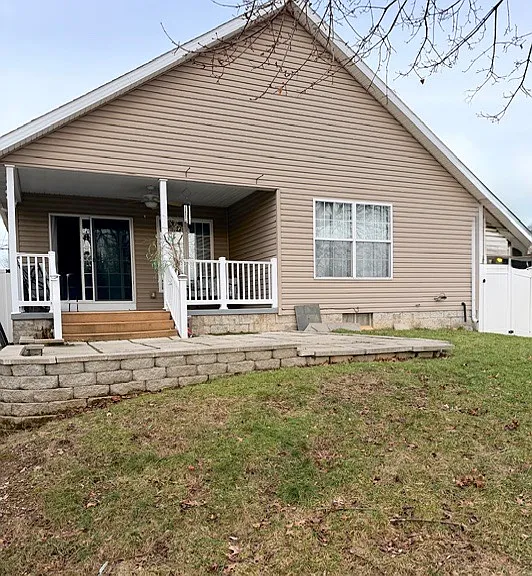 612 E Maple St — Photo 24