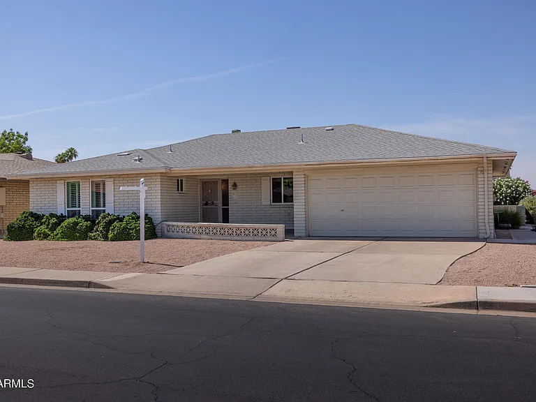 4613 E Escondido Ave — Photo 3