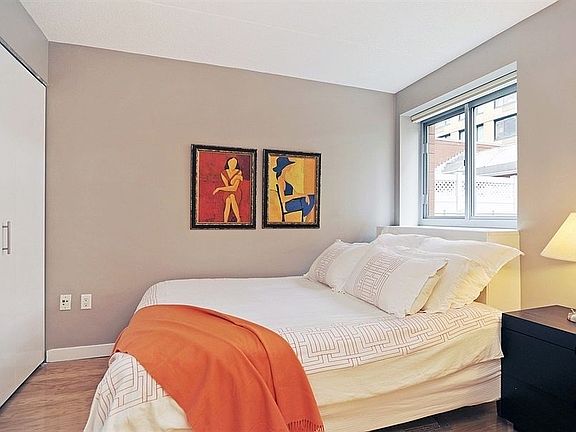 5th image of 555 W 23rd St APT N3r