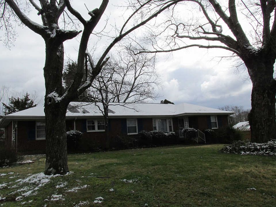 1st image of 413 Lacy Ln