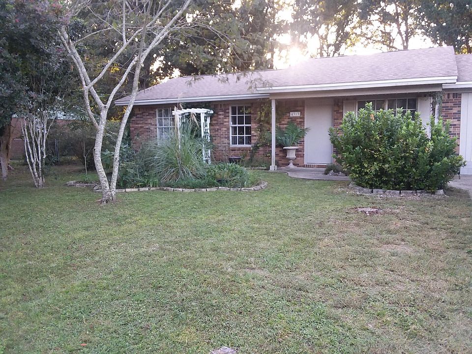 4313 Chalet Circle Santa Villa Neighborhood