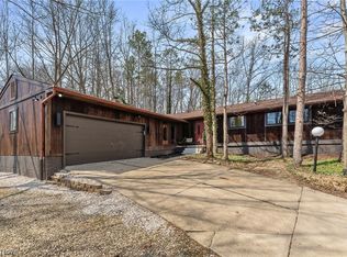 10172 Old Orchard Dr, Brecksville, OH
