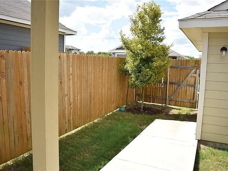 1702 Arborside Dr — Photo 5
