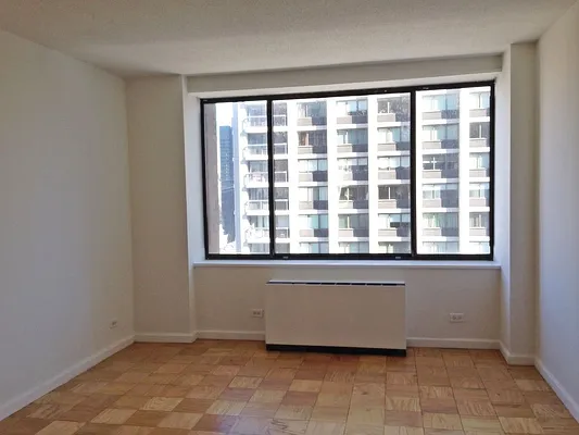Rented by Olnick Organization | media 16