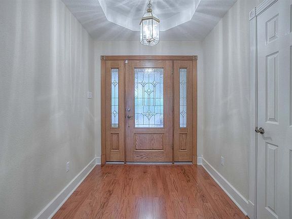3rd image of 2183 Greentree Dr